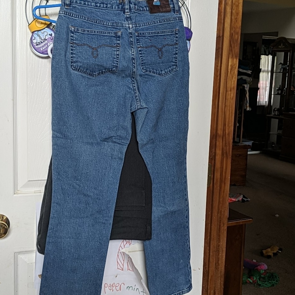 Jeans - Picture 3 of 4